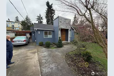 9534 Palatine Avenue N, Seattle, WA 98103 - Photo 8