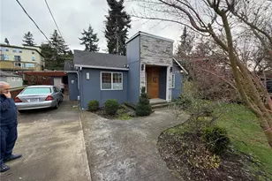 9453 Palatine Ave N, Seattle, WA 98103 - Photo 8