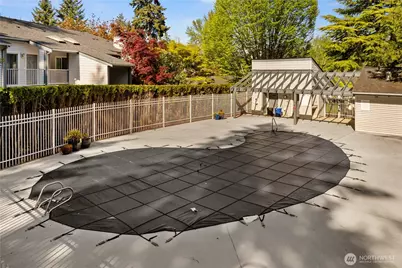 12760 NE 10th Place #F301, Bellevue, WA 98005 - Photo 38