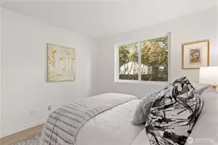 12760 NE 10th Pl, Bellevue, WA 98005 - Photo 8