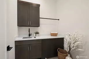 2004 NE 120th Street NE, Seattle, WA 98125 - Photo 20