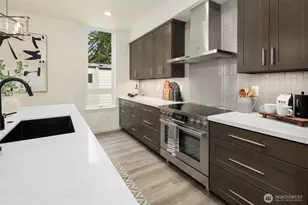 2004 NE 120th Street NE, Seattle, WA 98125 - Photo 14