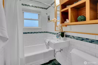 4209 S Lucile Street, Seattle, WA 98118 - Photo 8