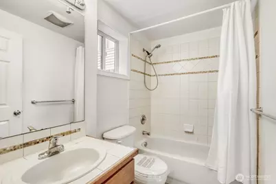 12323 10th Place NE #C, Seattle, WA 98125 - Photo 16