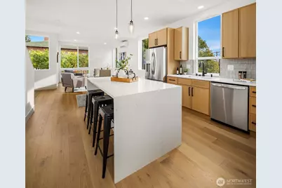 723 18th Avenue, Seattle, WA 98122 - Photo 4