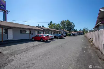 9618 Pacific Avenue, Tacoma, WA 98444 - Photo 10