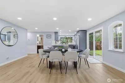 14245 Lake Hills Blvd, Bellevue, WA 98007 - Photo 12