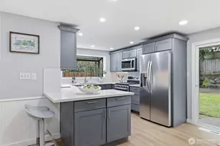 14245 Lake Hills Blvd, Bellevue, WA 98007 - Photo 16