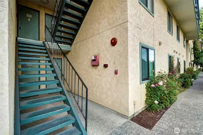 14331 124th Avenue NE #C22, Kirkland, WA 98034 - Photo 1