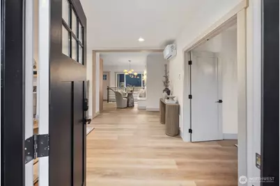 817 26th Avenue, Seattle, WA 98122 - Photo 2