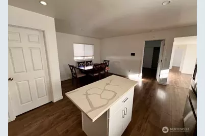 214 S 126th Street, Seattle, WA 98168 - Photo 4