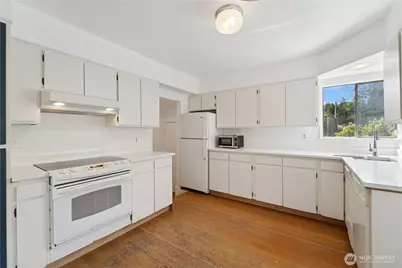 209 W Blaine Street, Seattle, WA 98119 - Photo 10