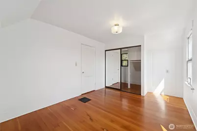 209 W Blaine Street, Seattle, WA 98119 - Photo 18