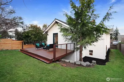 8333 Dibble Avenue NW, Seattle, WA 98117 - Photo 26