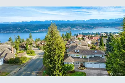 4504 174th Avenue SE, Bellevue, WA 98006 - Photo 2