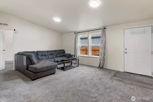 10428 137th St Ct E, Puyallup, WA 98374 - Photo 4