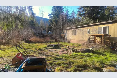 8433 Golden Valley Drive, Maple Falls, WA 98266 - Photo 2