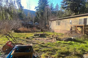 8433 Golden Valley Dr, Maple Falls, WA 98266 - Photo 2