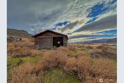 323 Eastlake Road #B, Oroville, WA 98844 - Photo 8