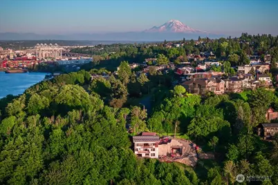 1017 California Lane SW, Seattle, WA 98116 - Photo 12