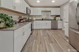 1802 21st St NE, Auburn, WA 98002 - Photo 4