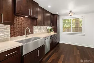 4316 W Lake Sammamish Pkwy SE, Issaquah, WA 98027 - Photo 2