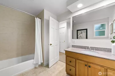 9221 College Way N, Seattle, WA 98103 - Photo 24