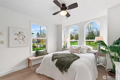 9221 College Way N, Seattle, WA 98103 - Photo 28