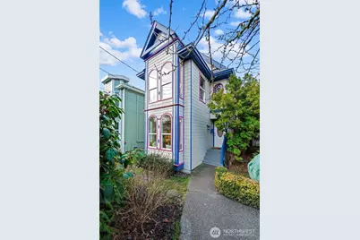 9221 College Way N, Seattle, WA 98103 - Photo 1