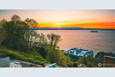 1019 California Lane SW, Seattle, WA 98116 - Photo 14
