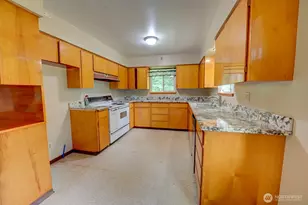 20221 Church Lake Rd E, Bonney Lake, WA 98391 - Photo 12