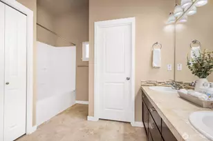 932 N 96th St, Seattle, WA 98103 - Photo 12