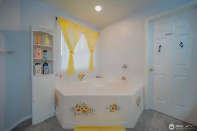 5615 S 233rd Street, Kent, WA 98032 - Photo 18