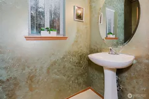 8911 NE Roanoke Rd, Bremerton, WA 98311 - Photo 16