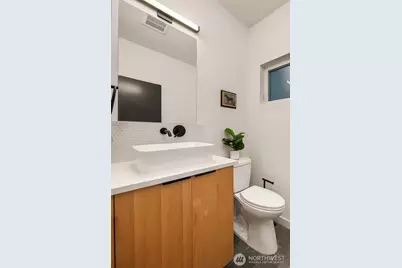 9709 Roosevelt Way NE #A, Seattle, WA 98115 - Photo 18