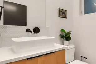 9709 Roosevelt Way NE, Seattle, WA 98115 - Photo 18