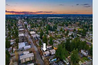 9709 Roosevelt Way NE #A, Seattle, WA 98115 - Photo 36