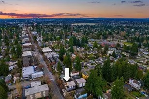 9709 Roosevelt Way NE, Seattle, WA 98115 - Photo 36