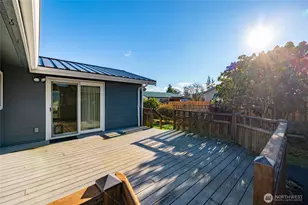 2211 32nd St, Anacortes, WA 98221 - Photo 12