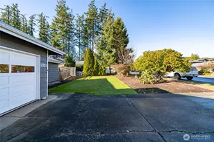 2211 32nd St, Anacortes, WA 98221 - Photo 6