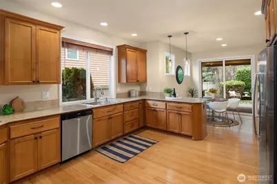 818 S 36th Place, Renton, WA 98055 - Photo 6