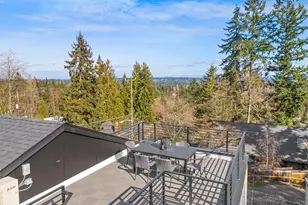 1261 NE 100th St, Seattle, WA 98125 - Photo 2