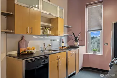 1120 Cliff Avenue #501, Tacoma, WA 98402 - Photo 6