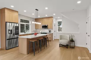 14308 Roslyn Pl N, Seattle, WA 98133 - Photo 10