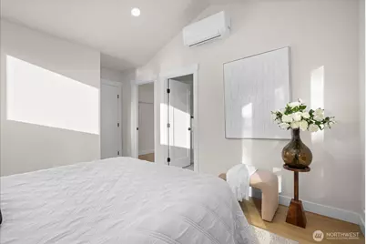 14308 Roslyn Place N, Seattle, WA 98133 - Photo 16