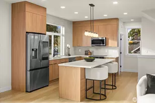 14308 Roslyn Pl N, Seattle, WA 98133 - Photo 8