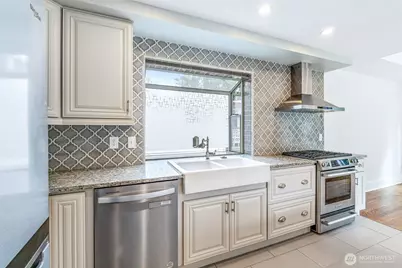 9510 9th Avenue NW, Seattle, WA 98117 - Photo 10