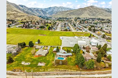 1919 B 5th St, Wenatchee, WA 98801 - Photo 8