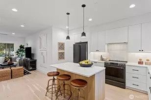 11220 115th Pl NE, Kirkland, WA 98033 - Photo 14