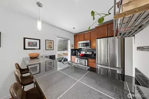 900 Summit Ave E, Seattle, WA 98102 - Photo 12